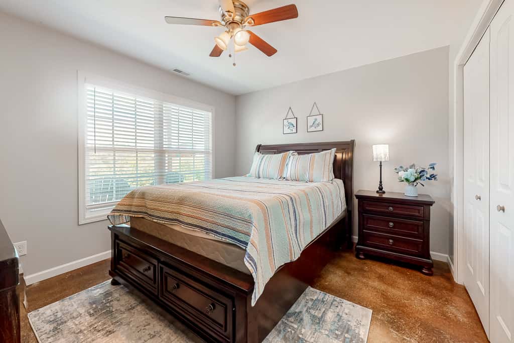 10.7 Mi to DT Sevierville・Lake View Cabin・Pool Use