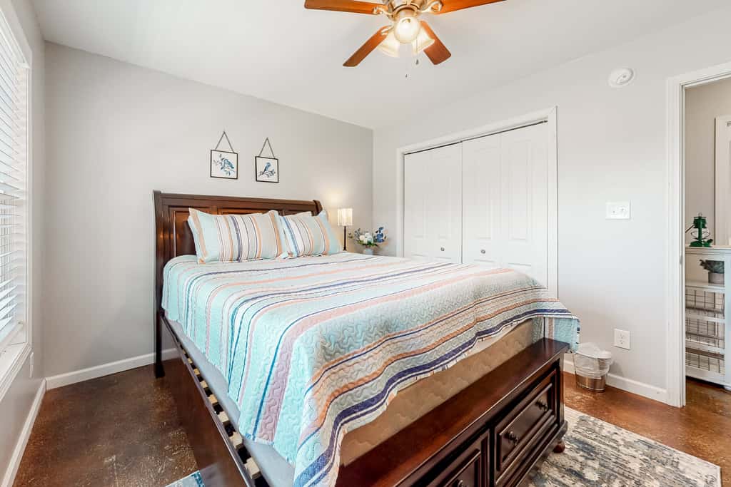 10.7 Mi to DT Sevierville・Lake View Cabin・Pool Use