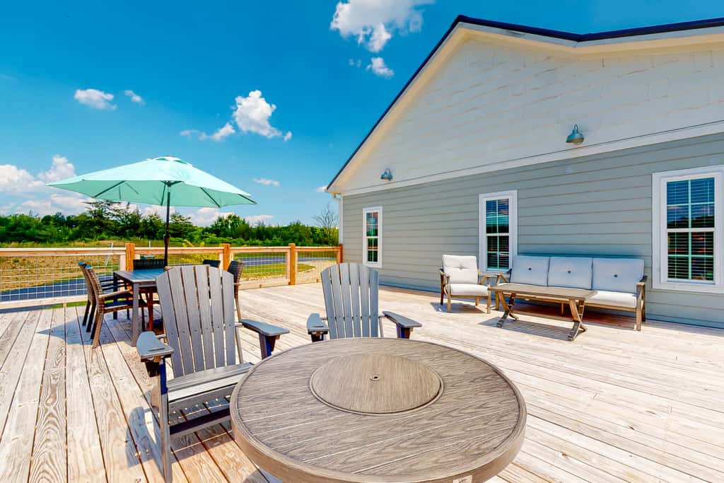 10.7 Mi to DT Sevierville・Lake View Cabin・Pool Use