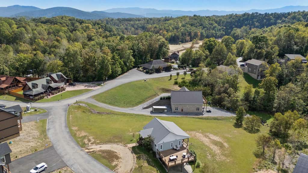 Huge View Deck, Game Room Fun, Fire pit Evenings