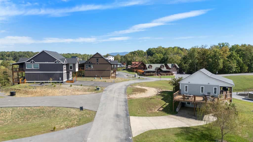 Huge View Deck, Game Room Fun, Fire pit Evenings