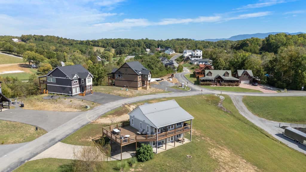 Huge View Deck, Game Room Fun, Fire pit Evenings