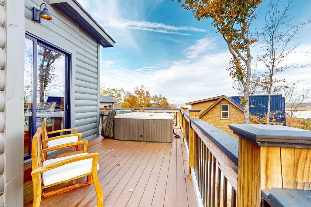 Brand New Cabin Overlooking Douglas Lake・Hot Tub