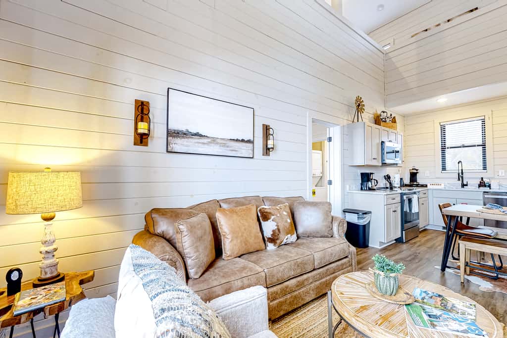 Brand New Cabin Overlooking Douglas Lake・Hot Tub