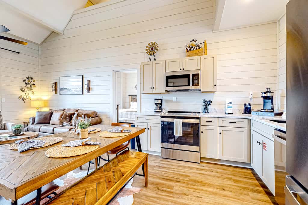 Brand New Cabin Overlooking Douglas Lake・Hot Tub