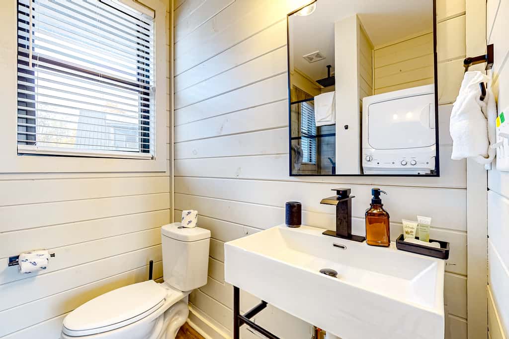 Brand New Cabin Overlooking Douglas Lake・Hot Tub
