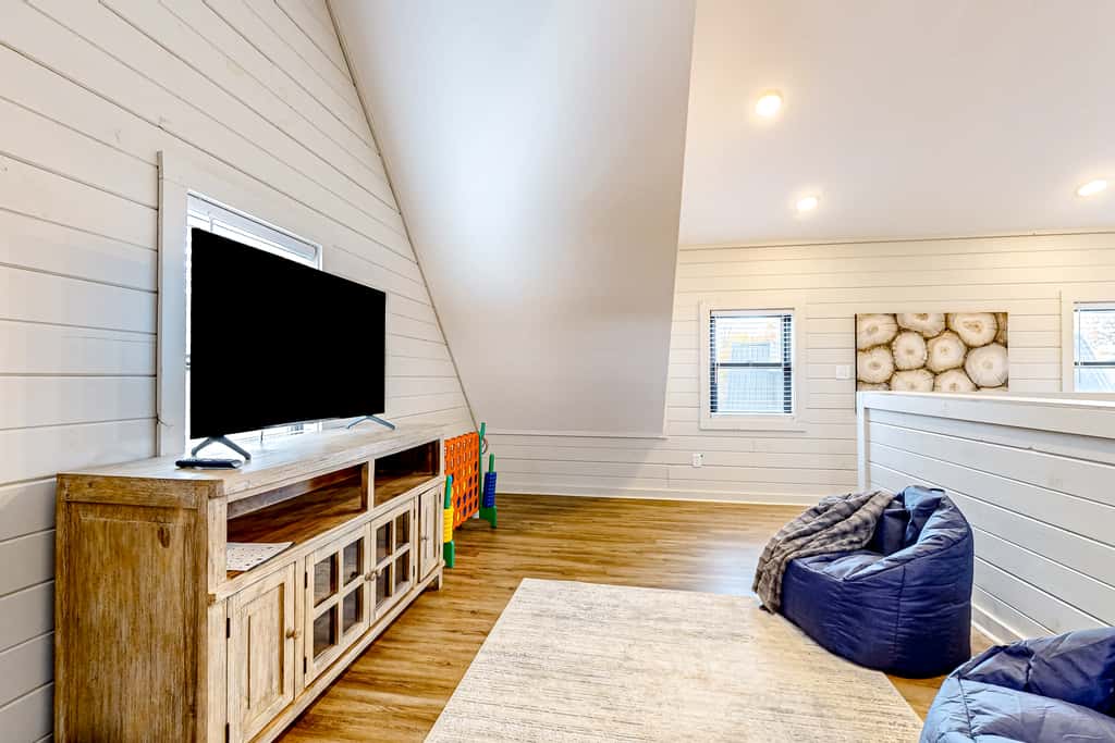 Brand New Cabin Overlooking Douglas Lake・Hot Tub