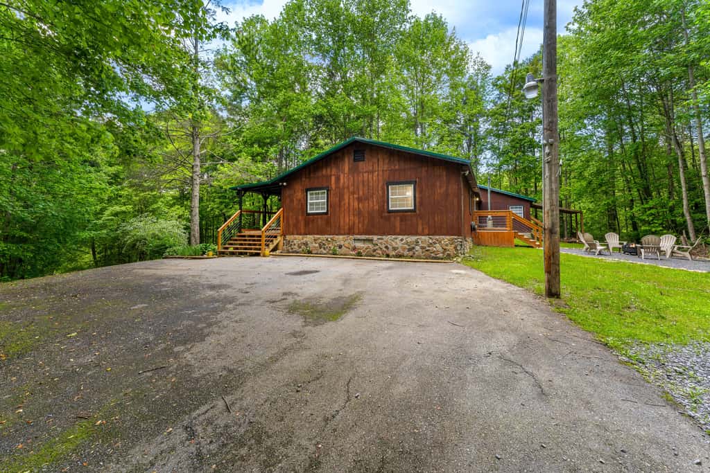 Dog OK! Gatlinburg Cabin, Hot Tub, Mountain View