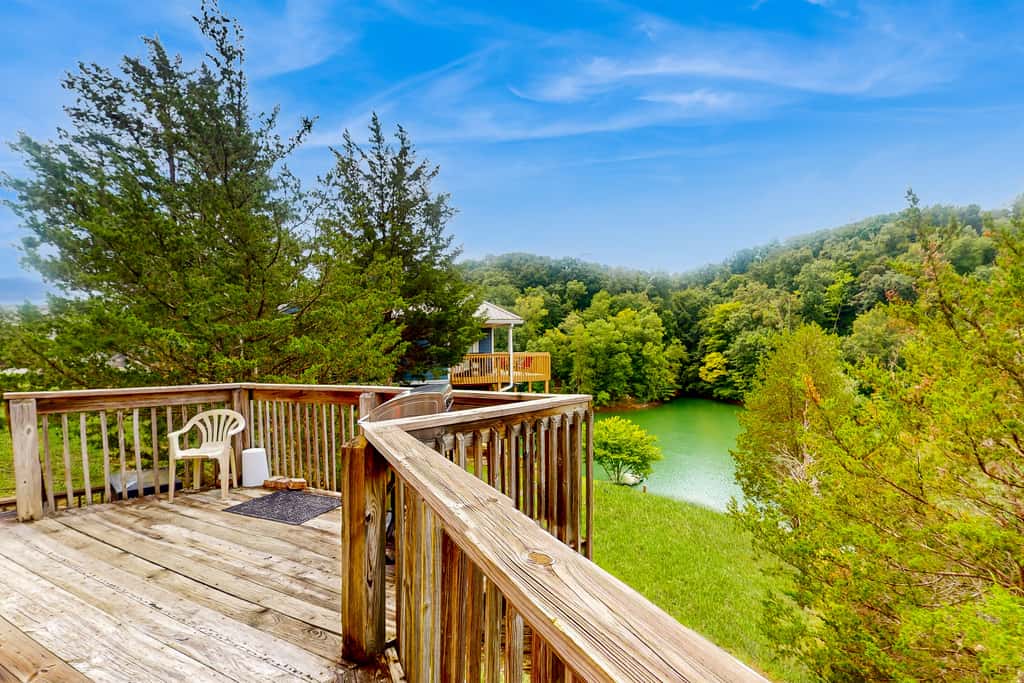 Lakefront Cabin Escape・Hot Tub・Fire pit・Game Room