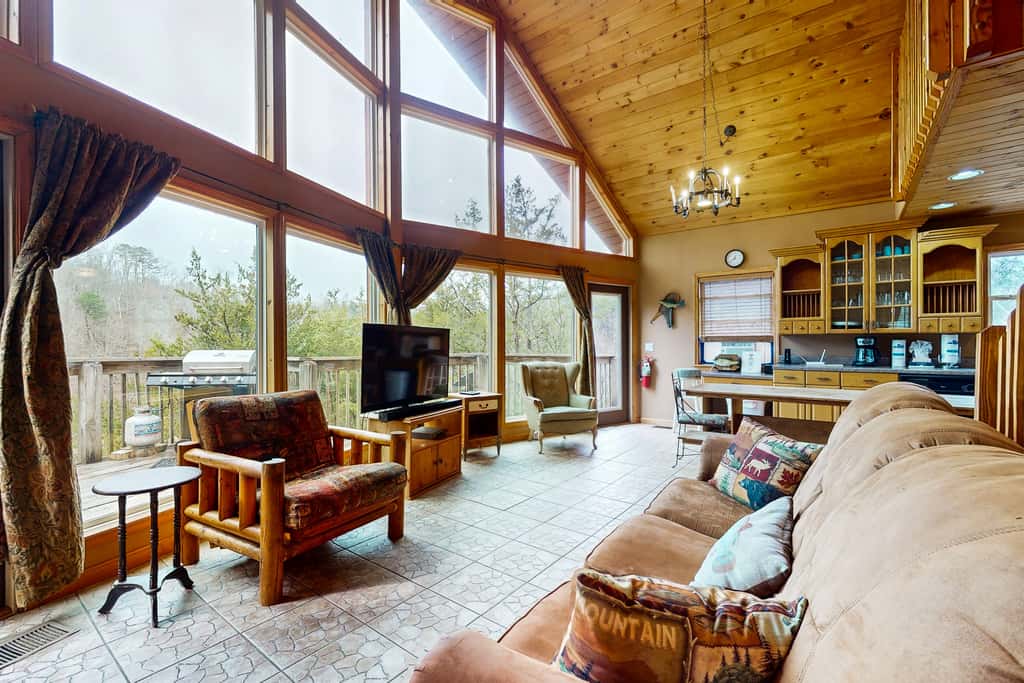 Lakefront Cabin Escape・Hot Tub・Fire pit・Game Room
