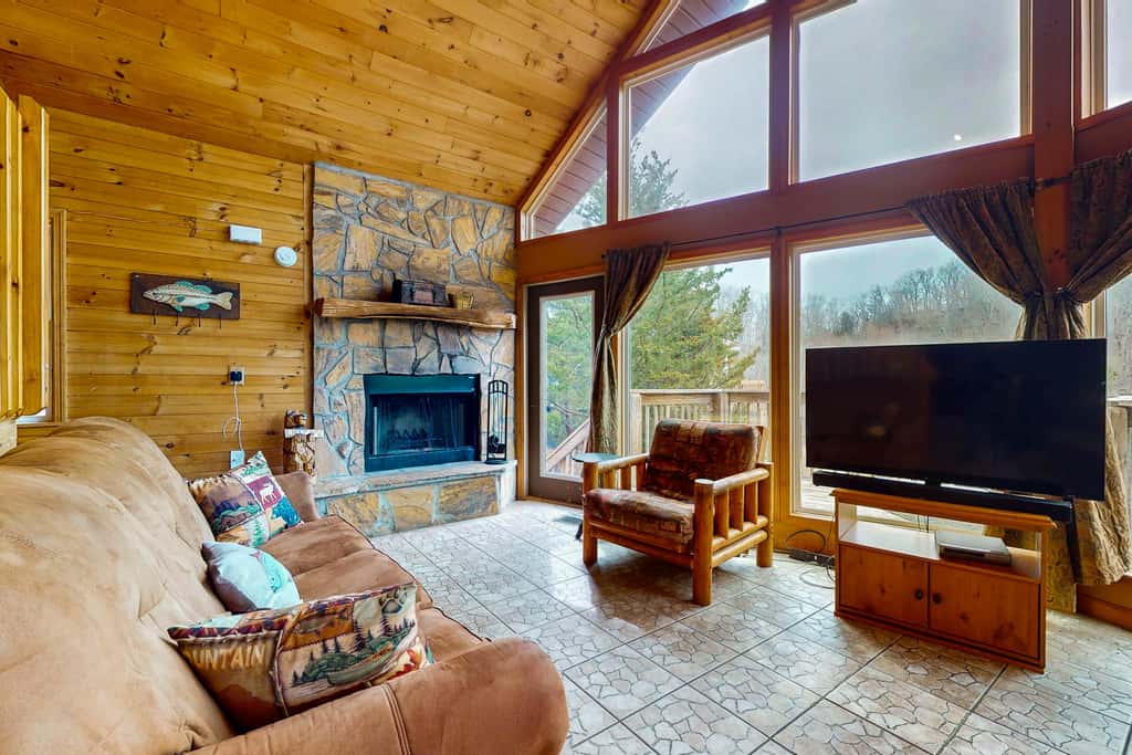 Lakefront Cabin Escape・Hot Tub・Fire pit・Game Room