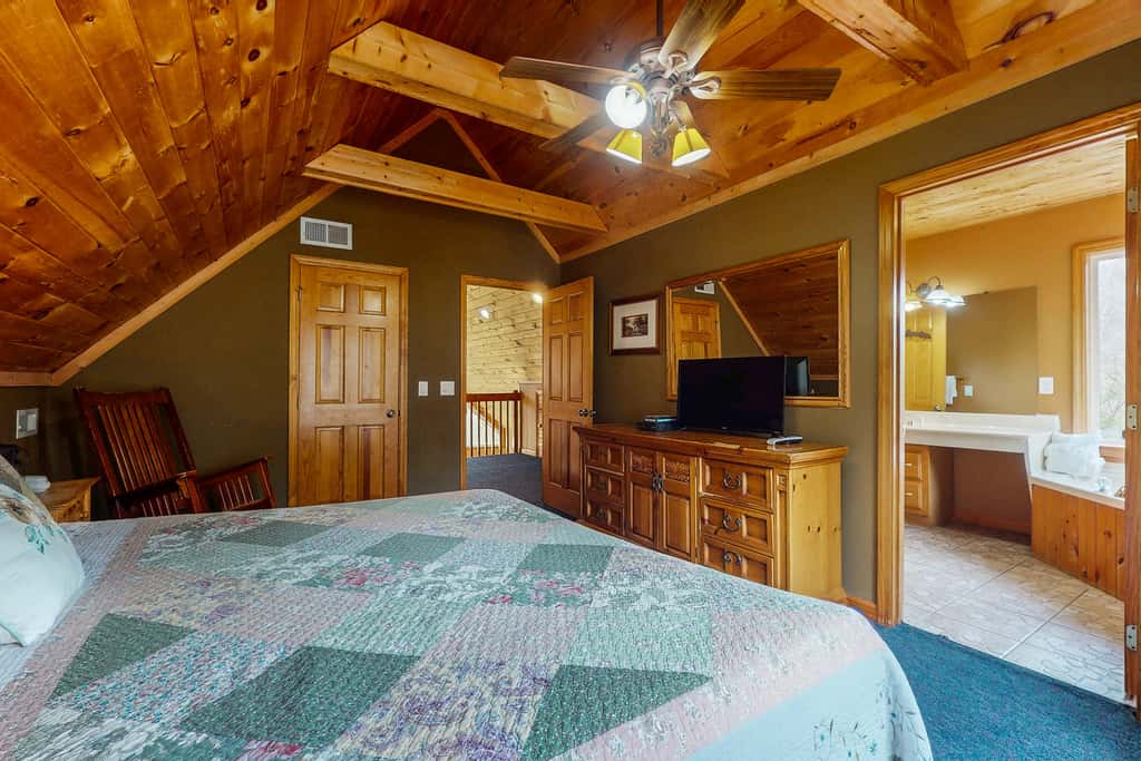 Lakefront Cabin Escape・Hot Tub・Fire pit・Game Room