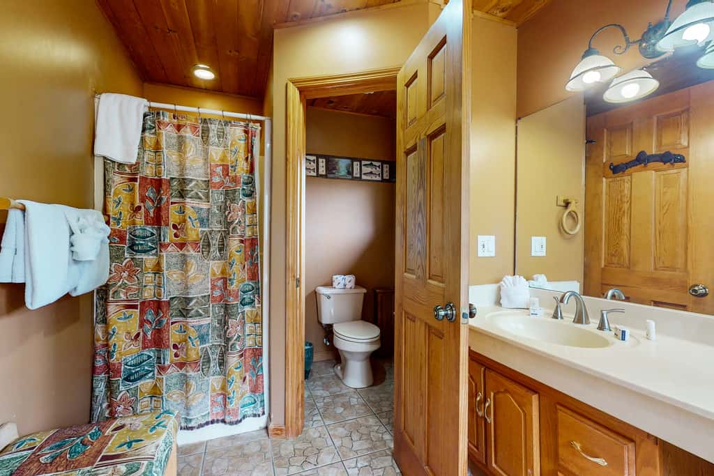 Lakefront Cabin Escape・Hot Tub・Fire pit・Game Room