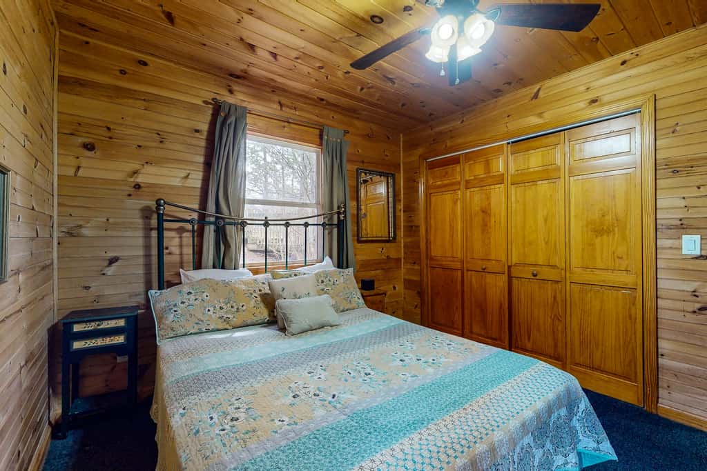 Lakefront Cabin Escape・Hot Tub・Fire pit・Game Room