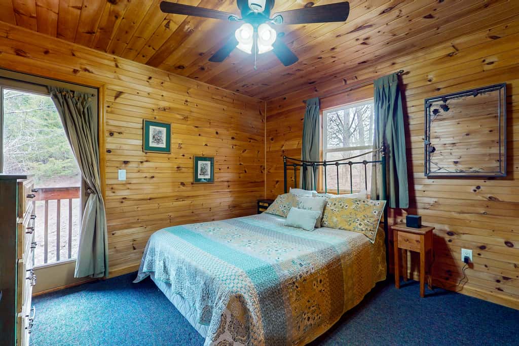 Lakefront Cabin Escape・Hot Tub・Fire pit・Game Room