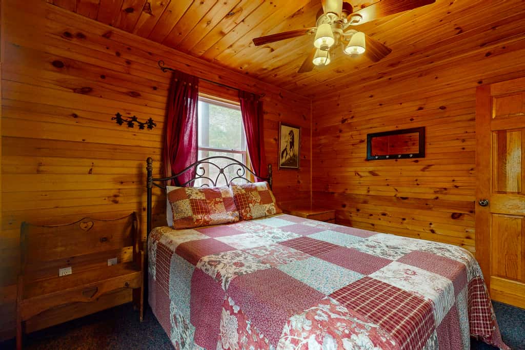 Lakefront Cabin Escape・Hot Tub・Fire pit・Game Room