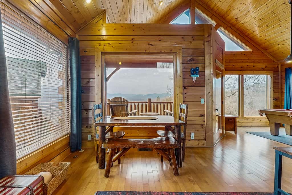 Lovely Cabin, Sleep 6・Hot Tub・Mtn View・Pool Access