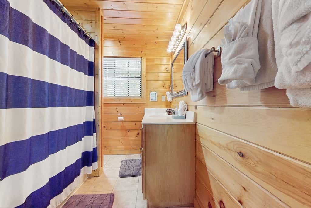 Tranquil Cabin W Hot Tub・Boat / Motorcycle Parking