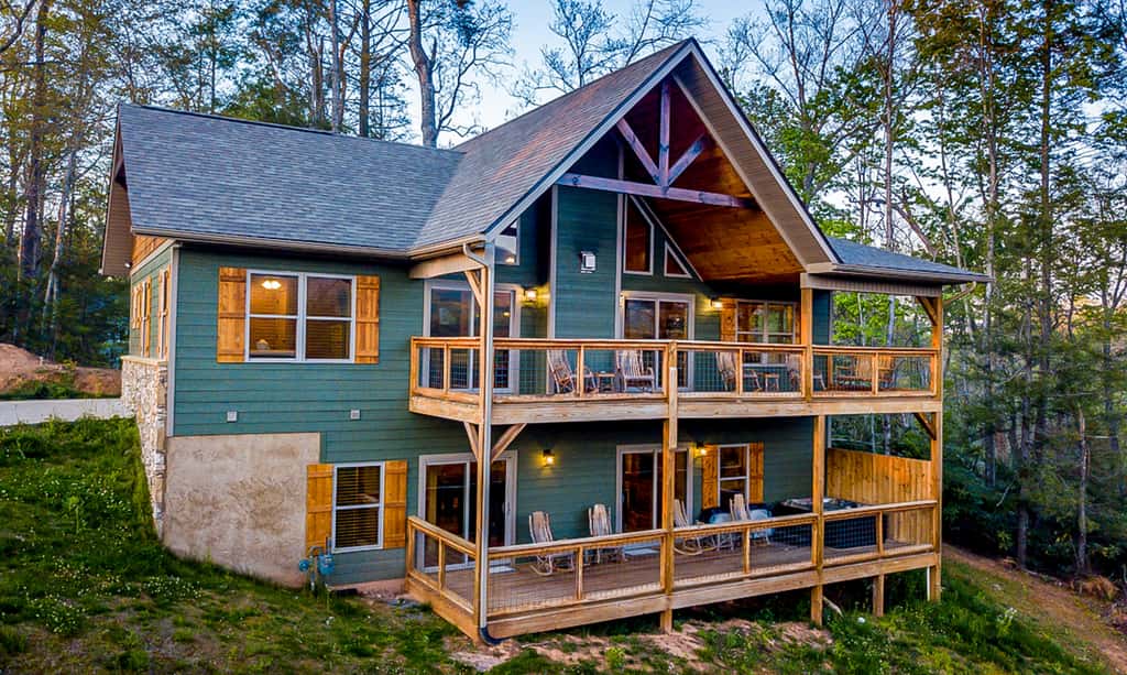 Luxe Mtn View Cabin, Sleeps 10, Hot Tub, Game Room