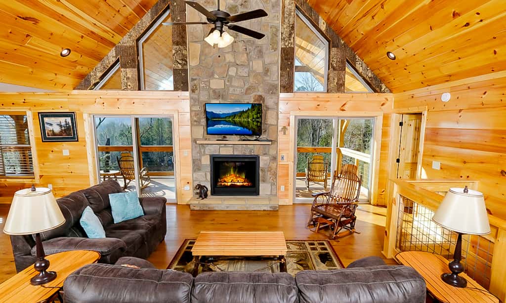 Luxe Mtn View Cabin, Sleeps 10, Hot Tub, Game Room