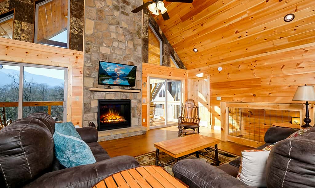 Luxe Mtn View Cabin, Sleeps 10, Hot Tub, Game Room