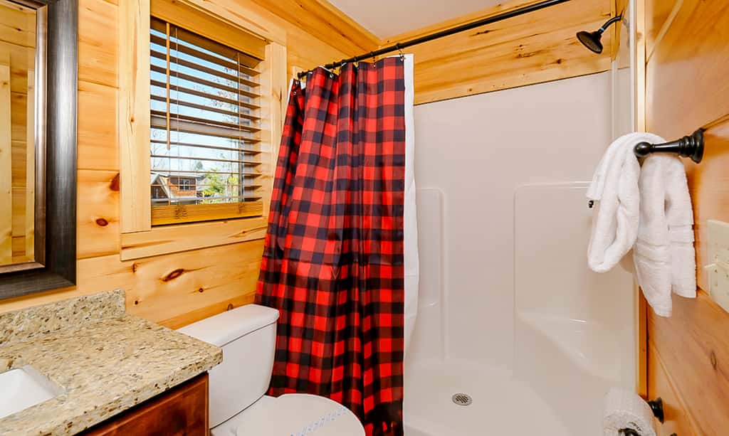 Luxe Mtn View Cabin, Sleeps 10, Hot Tub, Game Room