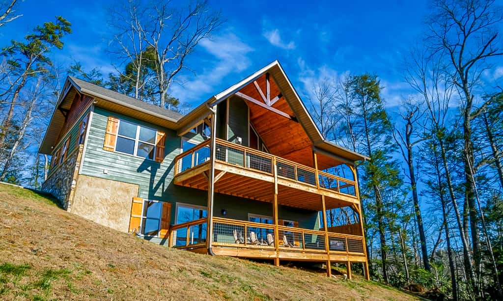 Luxe Mtn View Cabin, Sleeps 10, Hot Tub, Game Room