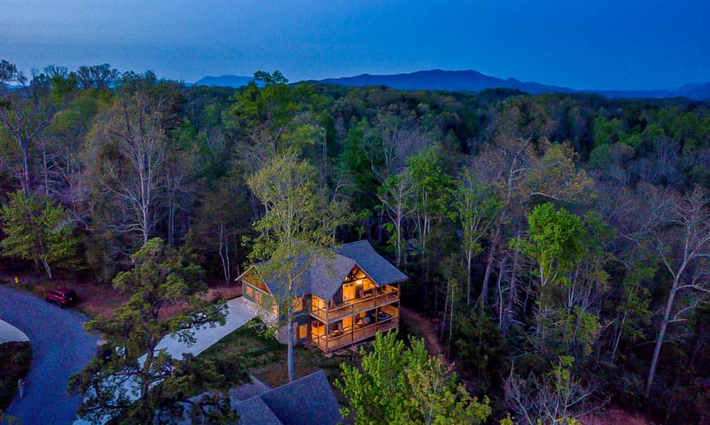 Luxe Mtn View Cabin, Sleeps 10, Hot Tub, Game Room