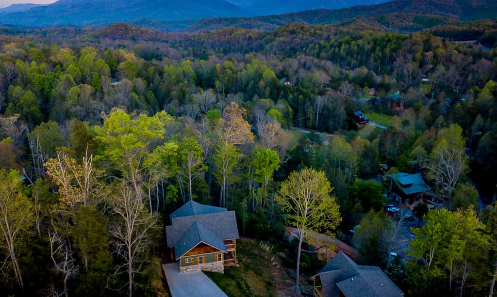 Luxe Mtn View Cabin, Sleeps 10, Hot Tub, Game Room