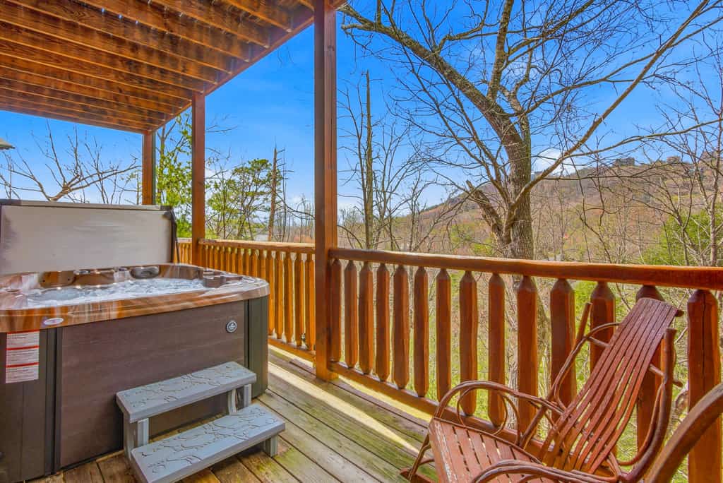 Spacious Mtn Cabin, Sleeps 12, Hot Tub, Game Room