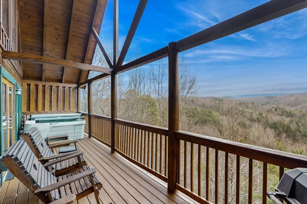 🏞️ 𝗦𝗵𝗲𝗿𝘄𝗼𝗼𝗱 𝗙𝗼𝗿𝗲𝘀𝘁 𝗥𝗲𝘀𝗼𝗿𝘁 - 𝗖𝗹𝗼𝘂𝗱 𝗡𝗶𝗻𝗲 𝗮𝘁 𝗦𝗵𝗲𝗿𝘄𝗼𝗼𝗱 𝗙𝗼𝗿𝗲𝘀𝘁
Our cabin offers a Smoky Mountain cabin getaway with panoramic views, sleeps 6, private hot tub, pool table, fireplace, and resort pool access. Just 3 miles to downtown Pigeon Forge near Dollywood, shows, dining, and 8 miles to Great Smoky Mountains National Park. Enjoy gated resort privacy, grill, and outdoor deck. Perfect for family vacations and mountain relaxation.