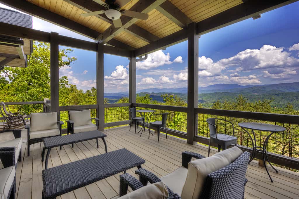 Cozy Cabin W Home Theater, Sleeps 15, Hot Tub, Views
