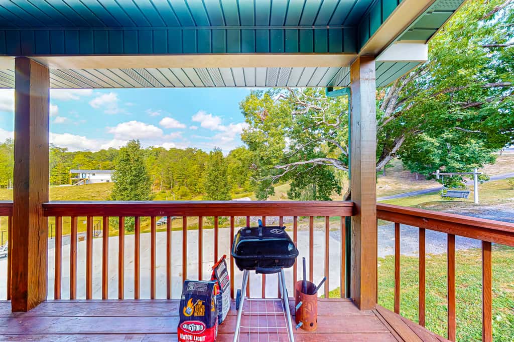 Lakefront Cabin Getaway・Boat Ramp・Hot Tub Escape