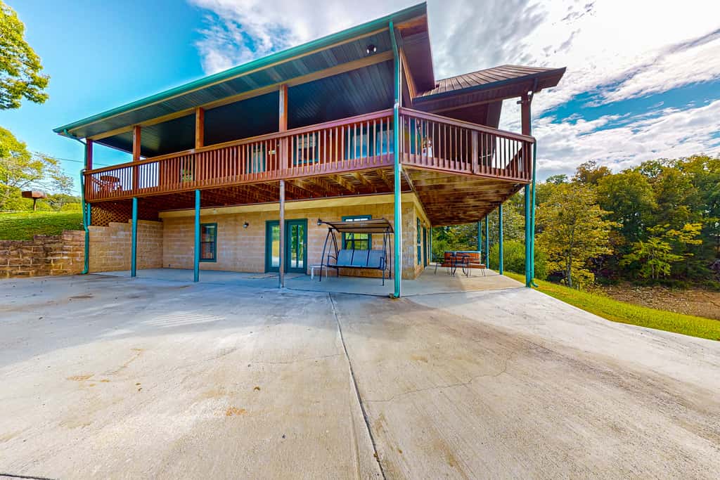 Lakefront Cabin Getaway・Boat Ramp・Hot Tub Escape
