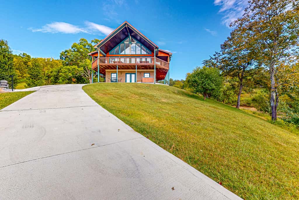 Lakefront Cabin Getaway・Boat Ramp・Hot Tub Escape