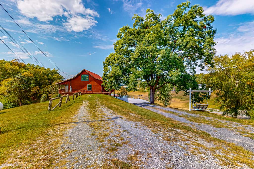 Lakefront Cabin Getaway・Boat Ramp・Hot Tub Escape