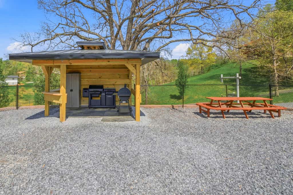 Lakefront Cabin Getaway・Boat Ramp・Hot Tub Escape