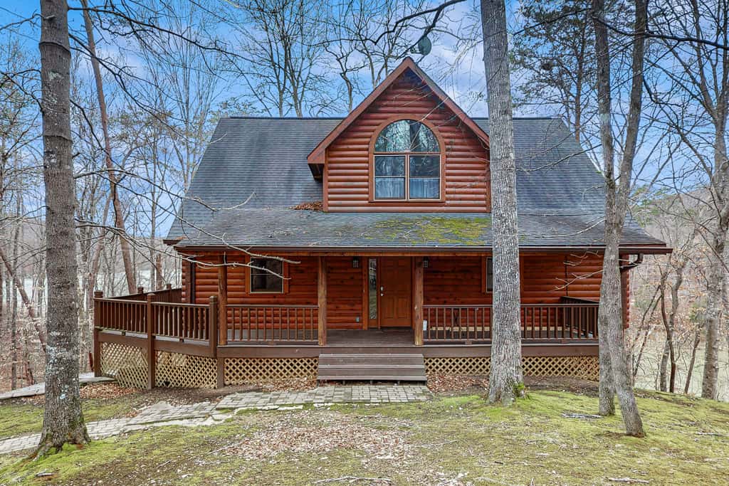 Dog Welcome Lake Home, Sleeps 15, Floating Dock