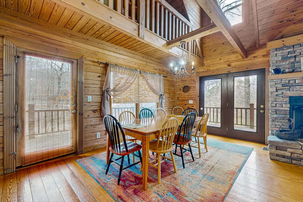 Dog Welcome Lake Home, Sleeps 15, Floating Dock