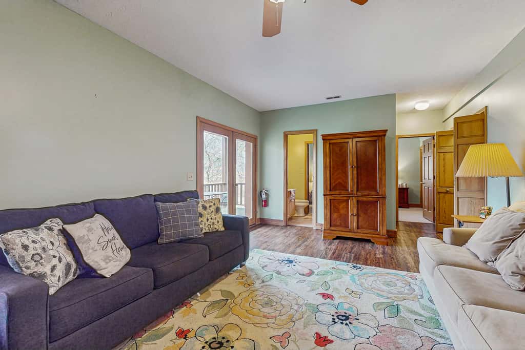 Dog Welcome Lake Home, Sleeps 15, Floating Dock