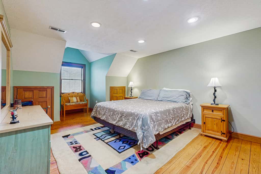Dog Welcome Lake Home, Sleeps 15, Floating Dock
