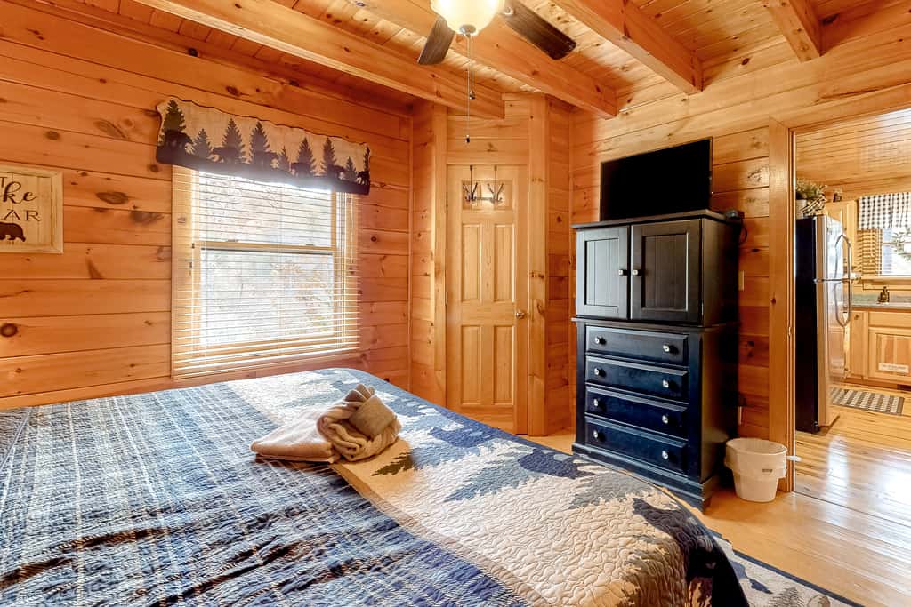 3.5 Mi to DT Pigeon Forge・Dog Ok! Getaway・Hot Tub