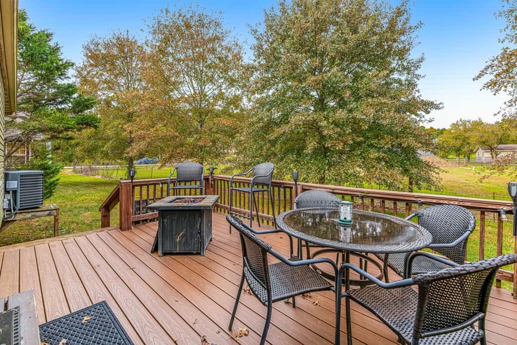 Dog Welcome Cottage Near Smokies, Sleeps 4, Firepit