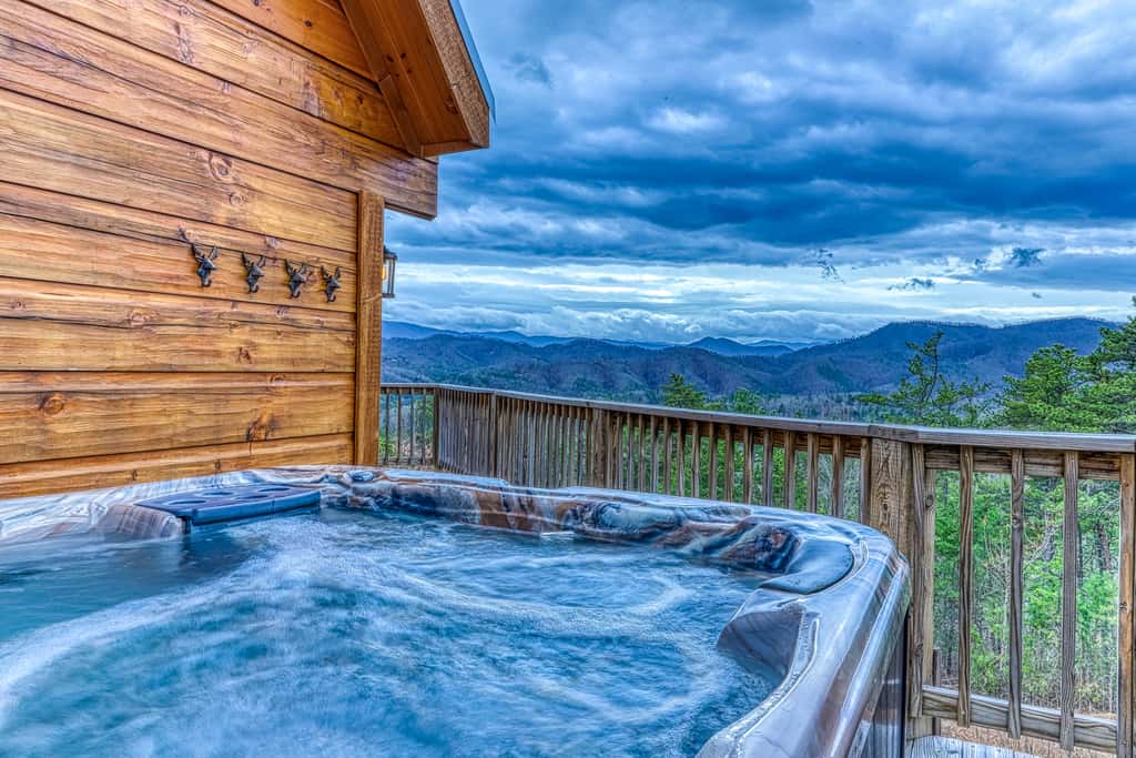 Wears Valley Retreat・Near Pigeon Forge・Firepit・Tub