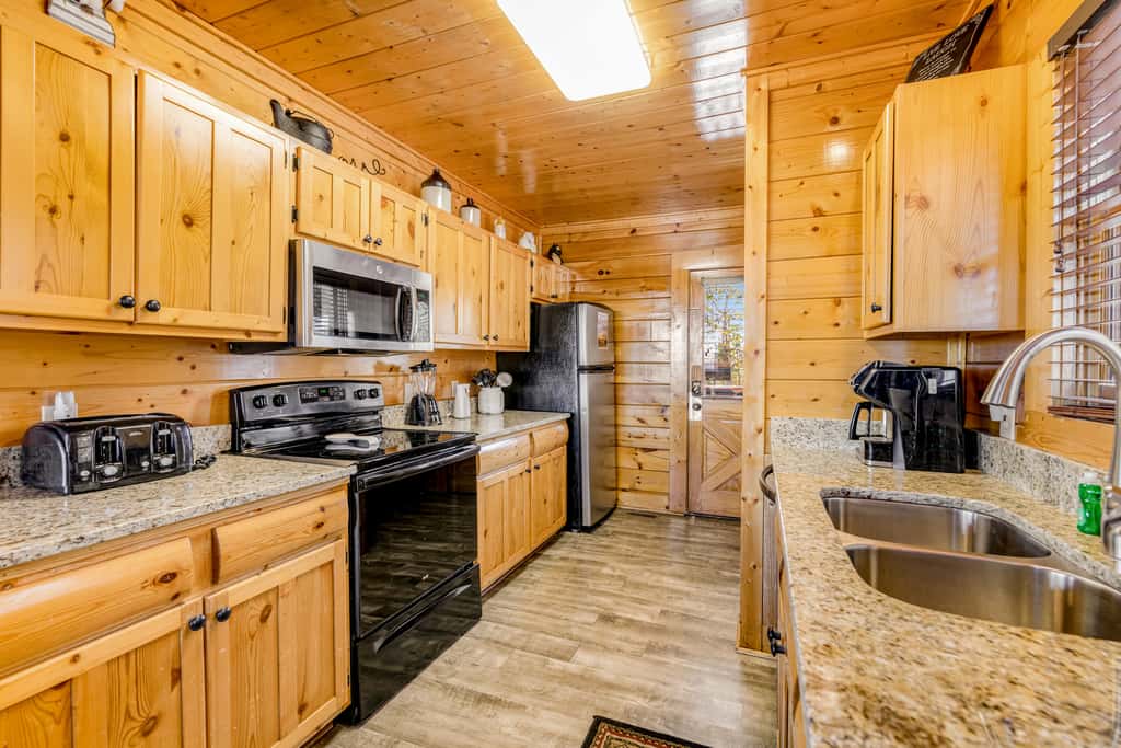  Panoramic Views, Game Room Fun, Wraparound Deck
