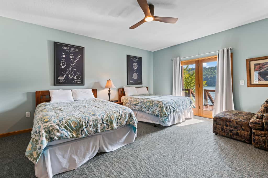 Lakefront Escape, Sleep 12, Dock, Hot Tub, Pool, Grill