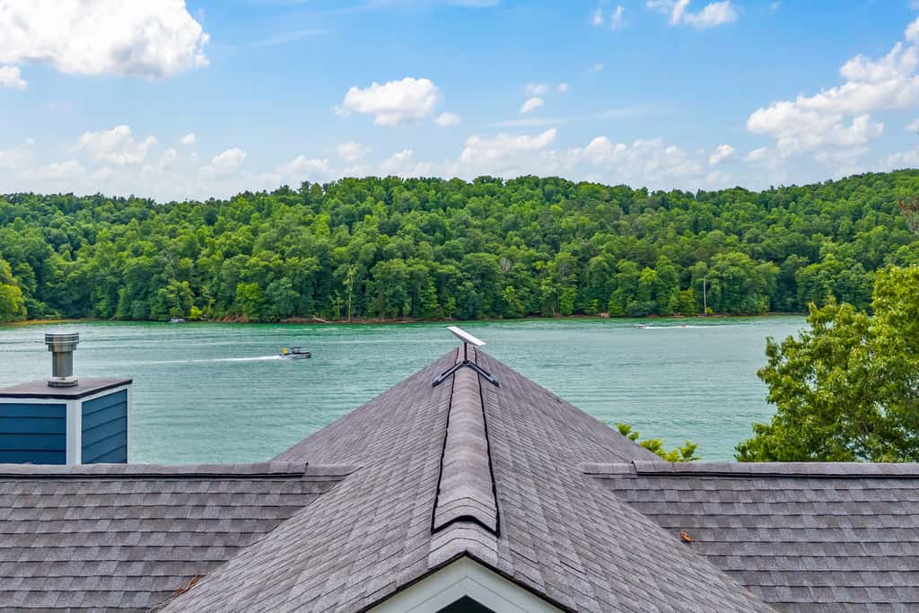 Lakefront Escape, Sleep 12, Dock, Hot Tub, Pool, Grill