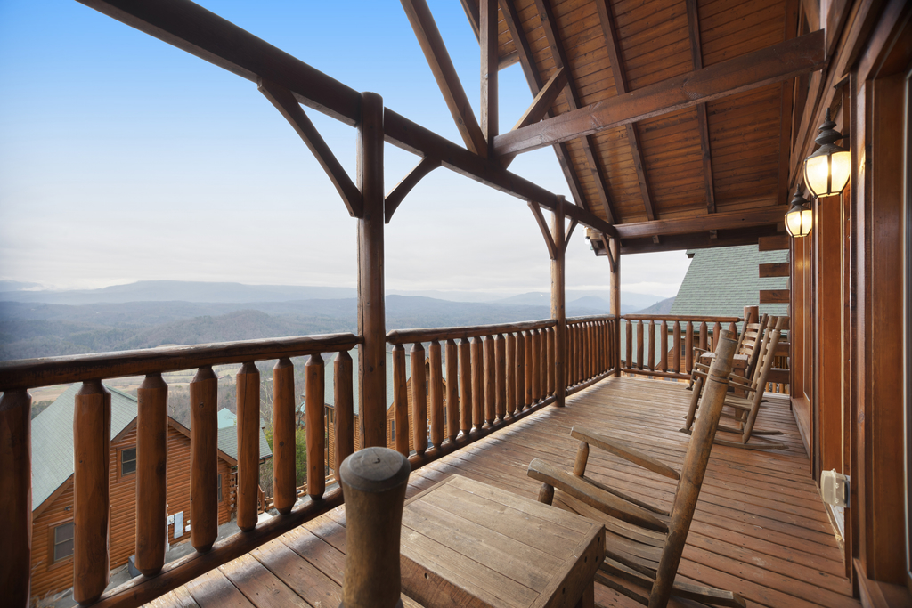 Cozy Cabin W Breathtaking Mtn View, for 10・Hot Tub