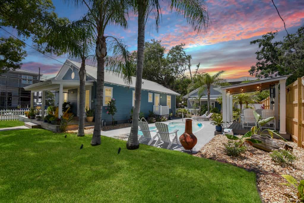 Surfside Oasis ~Tropical Pool! Walk to the Beach!