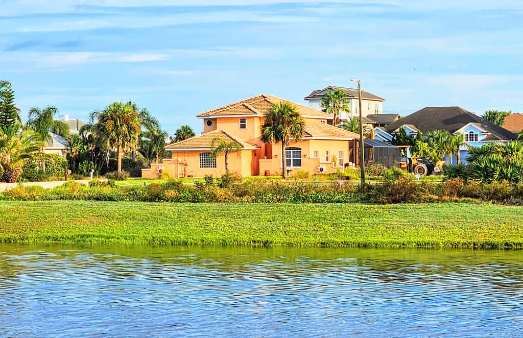 "Coral Casa" Amazing Pool House next to the Beach! 3 Min Walk! Awesome Pool!